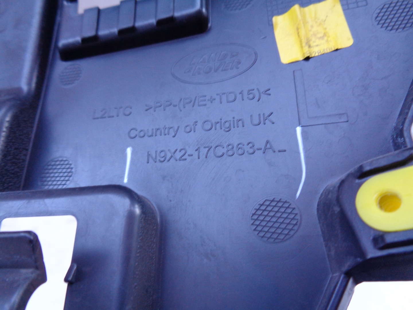 bumper bracket left front RANGE ROVER III L460 22