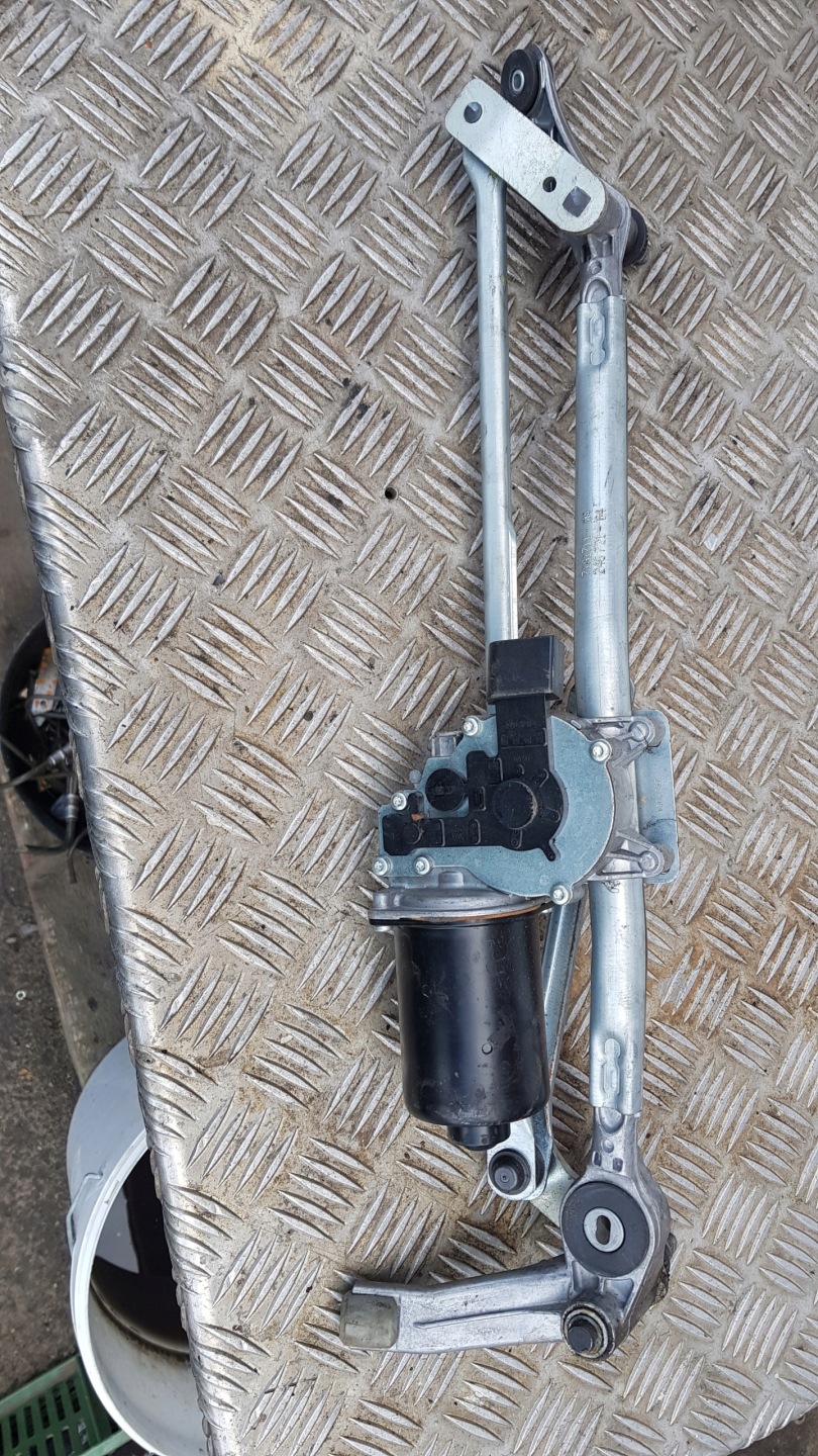 BMW E90 Wischergestänge vorne 6978263
