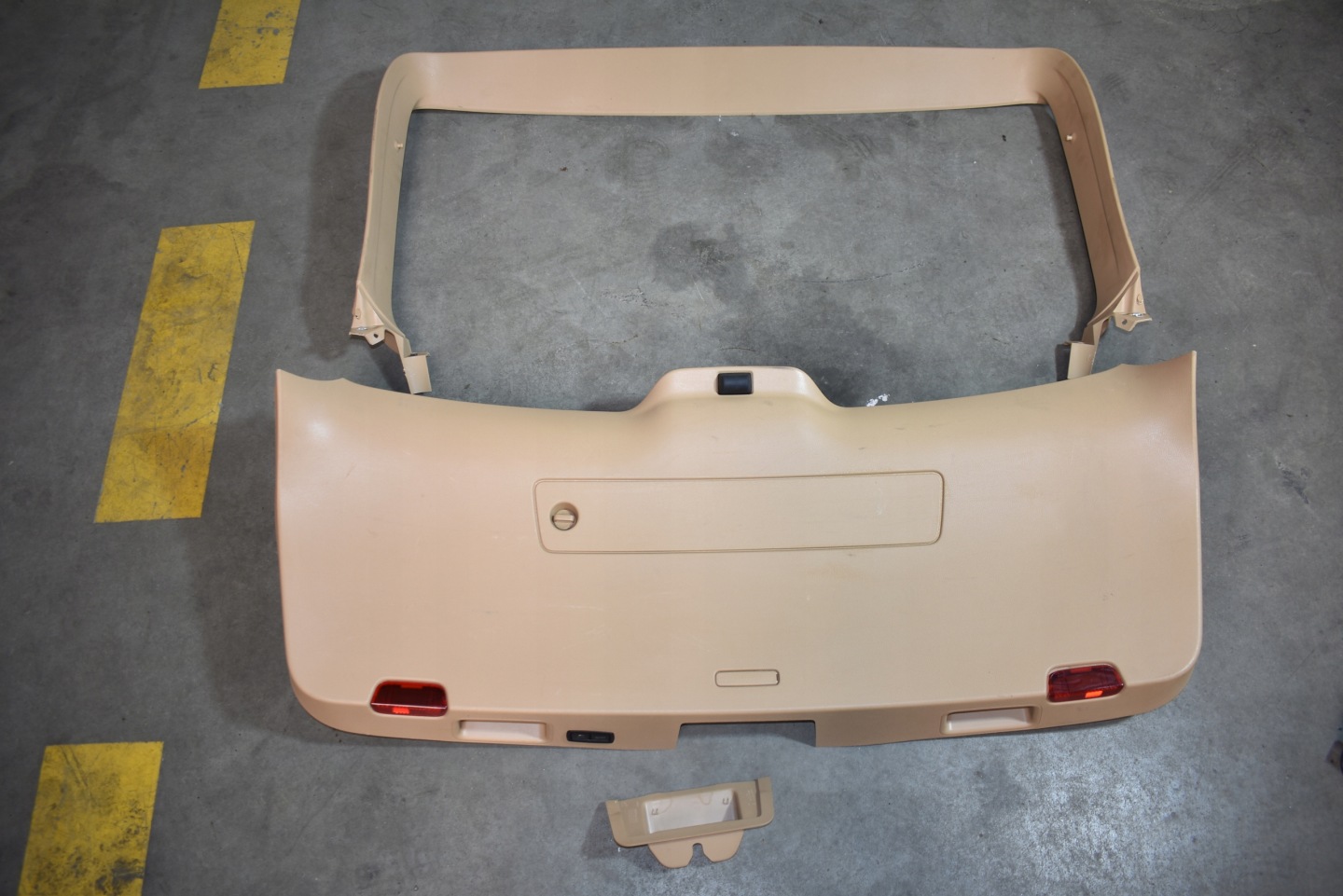 IDEALNA cover bonnet boot beige PORSCHE MACAN 1