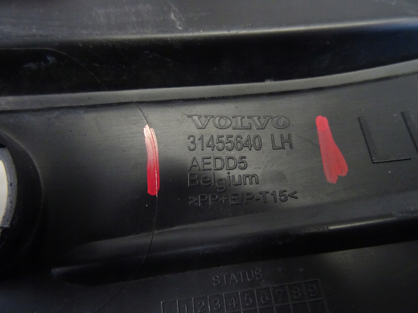 grid of a bumper front front left VOLVO V60 II S60 III 31455640