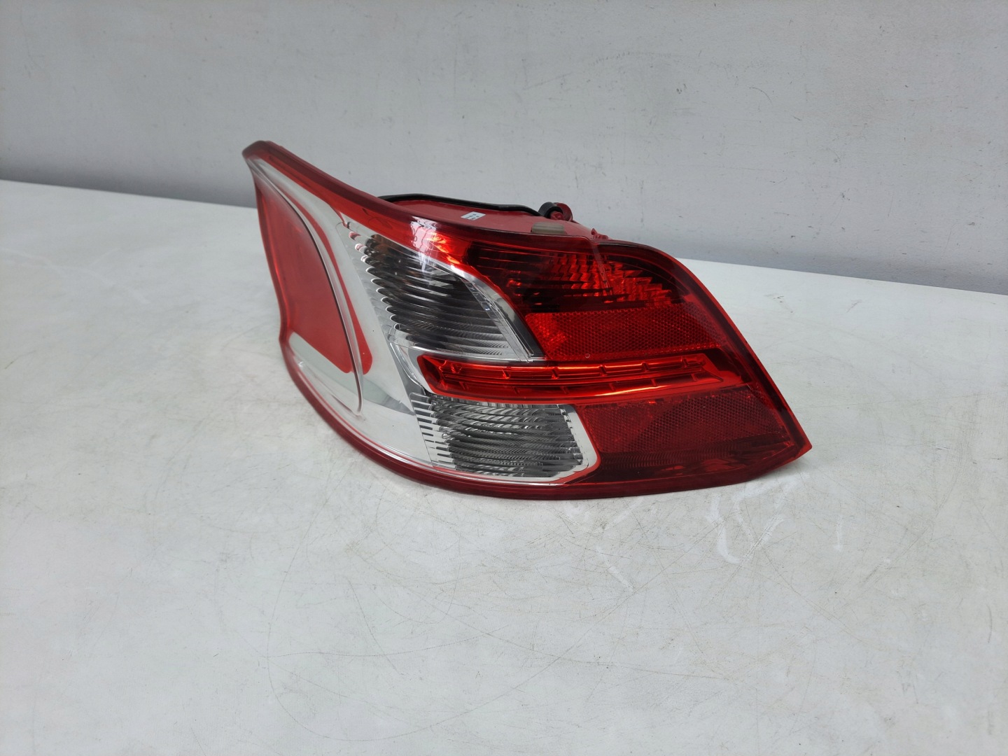 PEUGEOT 301 12- light left rear part original EUROPA