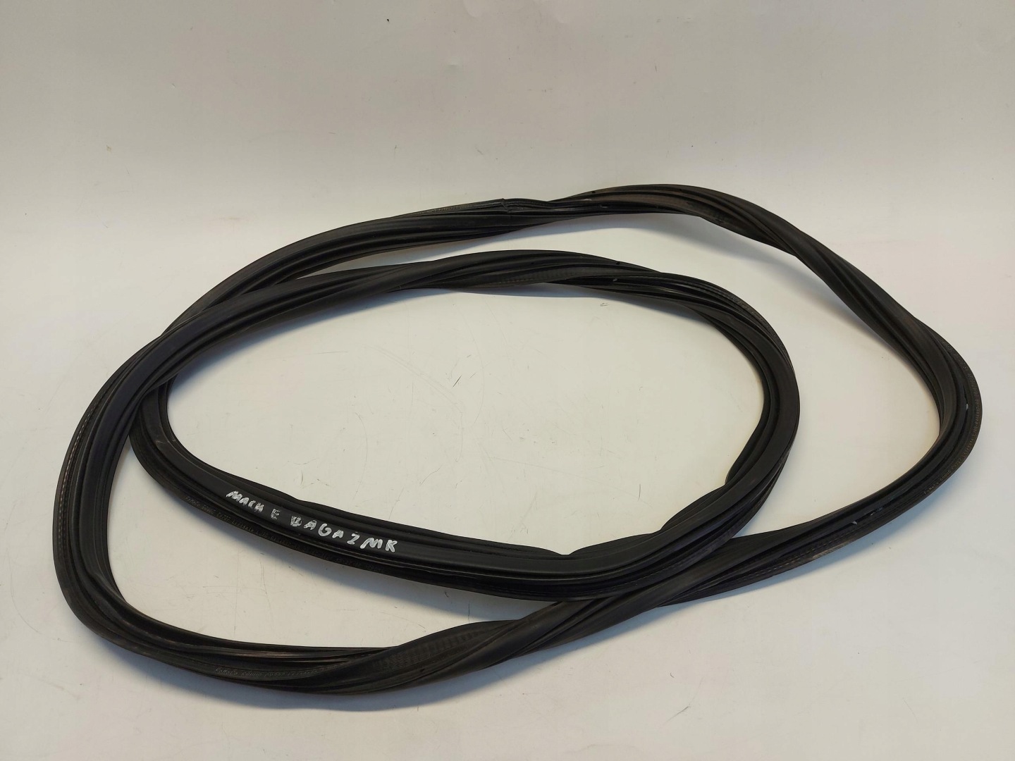 FORD MUSTANG MACH-E GASKET BONNET BOOT