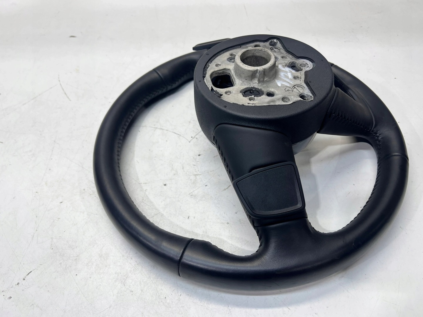 volant cuir MULTIFUNKCJA avec la direction AUDI A4 B9 8W0419091EK 1/25