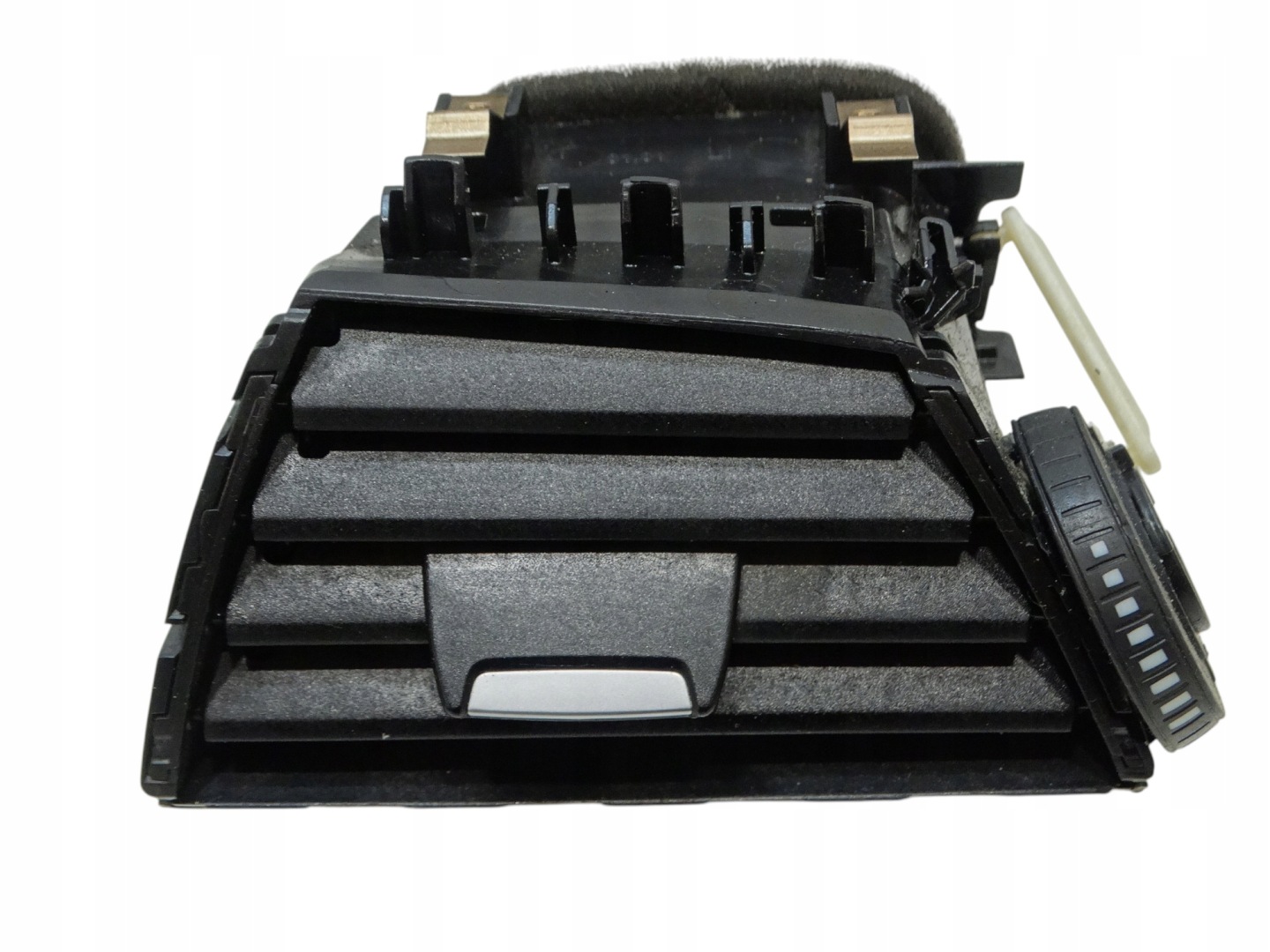 grid intake air left front BMW 1 F20 2013R. 9205355
