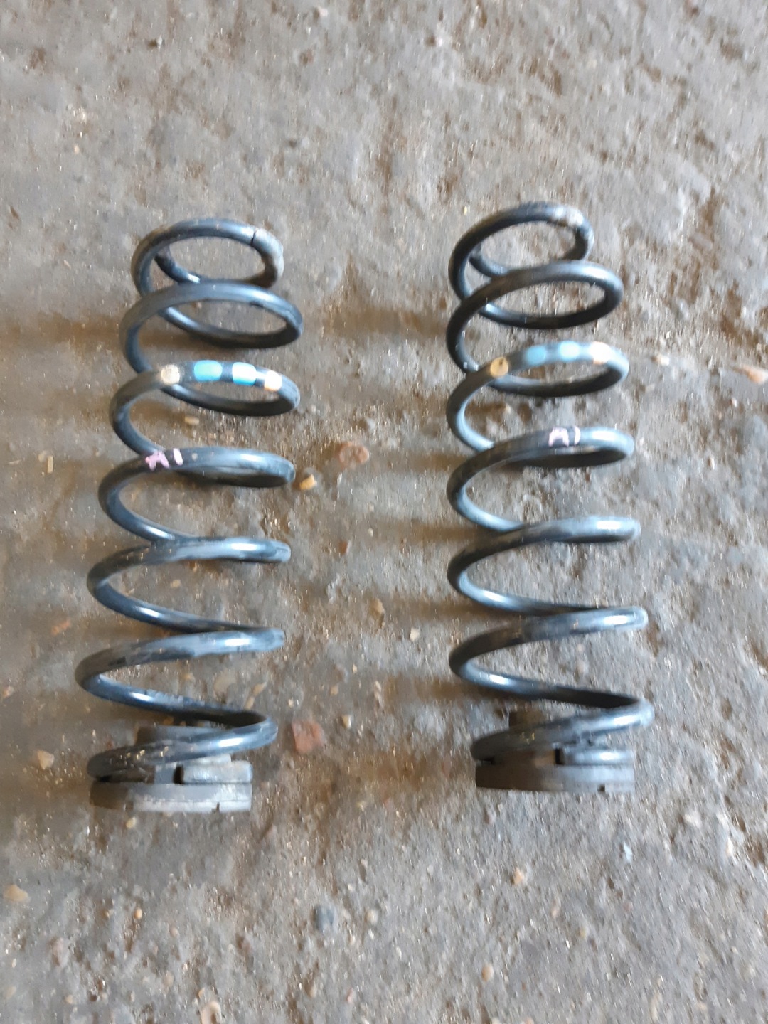 AUDI A1 8X 1.6 TDI spring springs rear part left right KOMPLET
