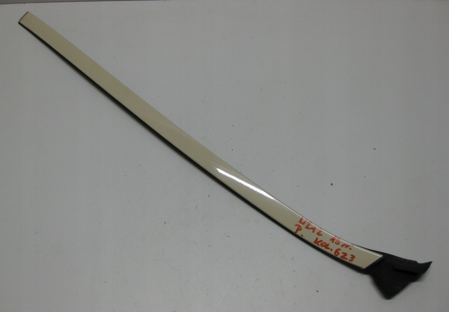 MERCEDES W212 LIFT E class 13R moulding windows front right A2126901082