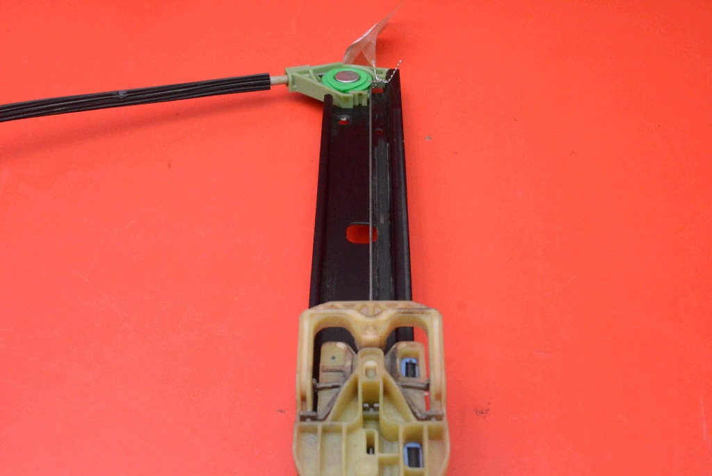 window regulator left front EU 8K0959801 AUDI A4 B8 KOMBI 07-11