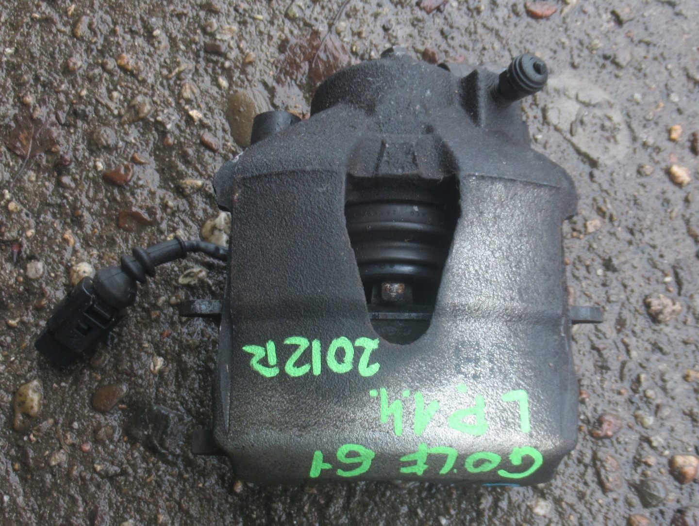 VW GOLF VI+ 1.4 TSI caliper brake left front