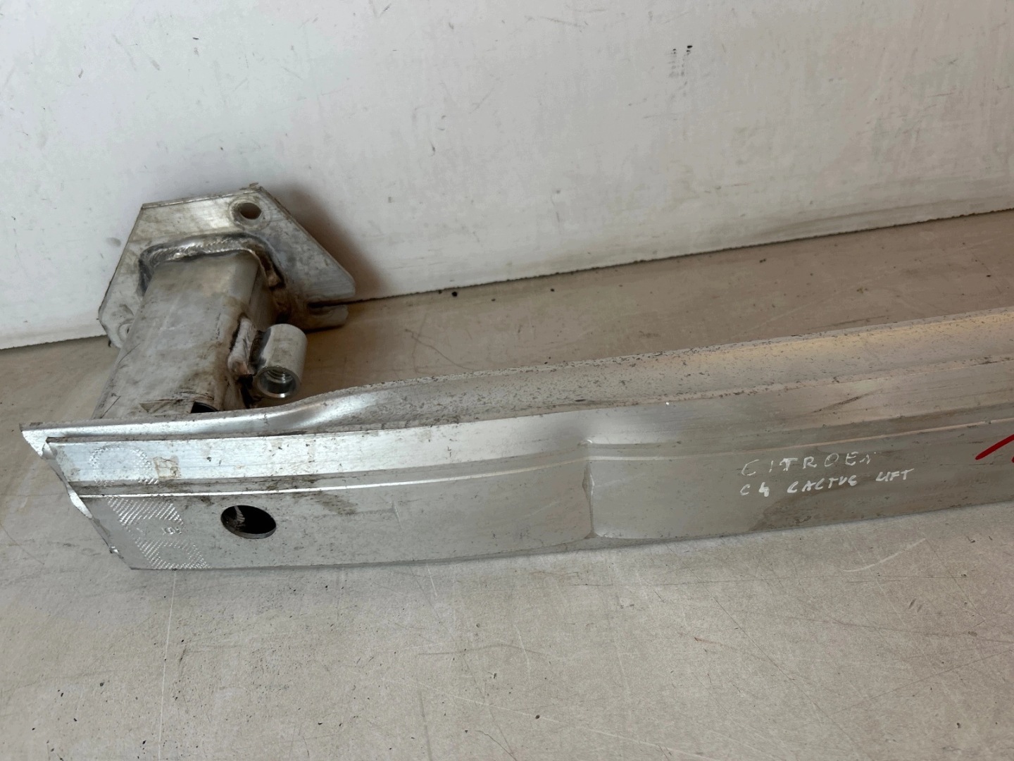 sider pillar of a bumper front Citroen C4 Cactus Lift