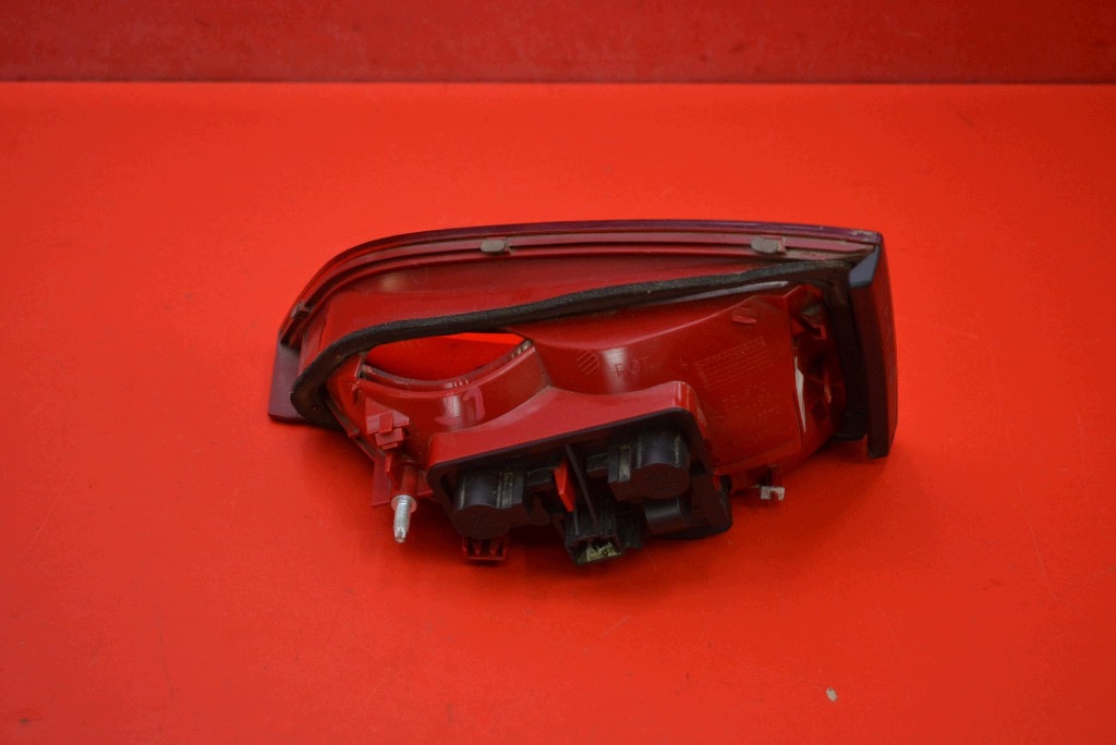 light left rear part rear 8K5945093 AUDI A4 B8 sedan 07-11