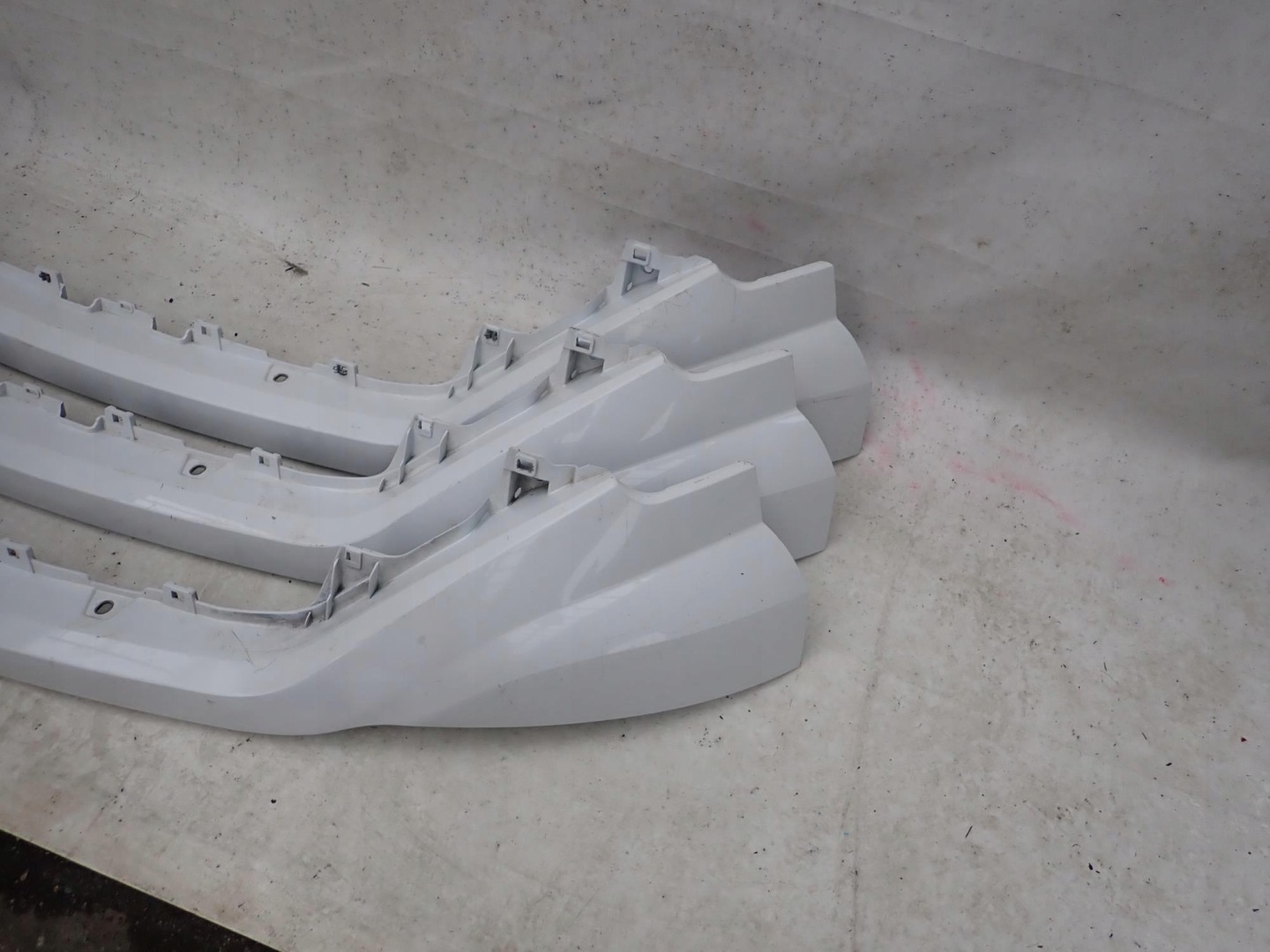 IVECO DAILY IV 4 LIFT 19-> cap moulding cap GRILLA grille