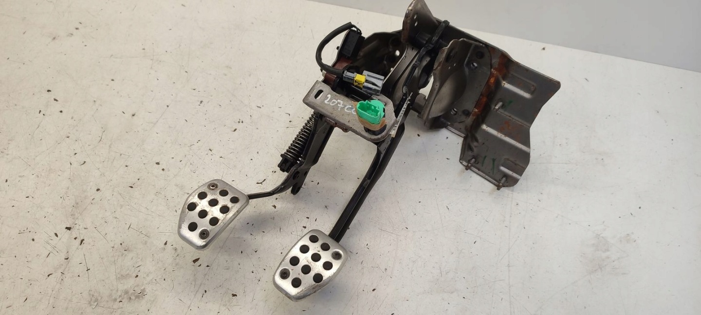 pedale komplet Peugeot 207 CC 1,6 VTI