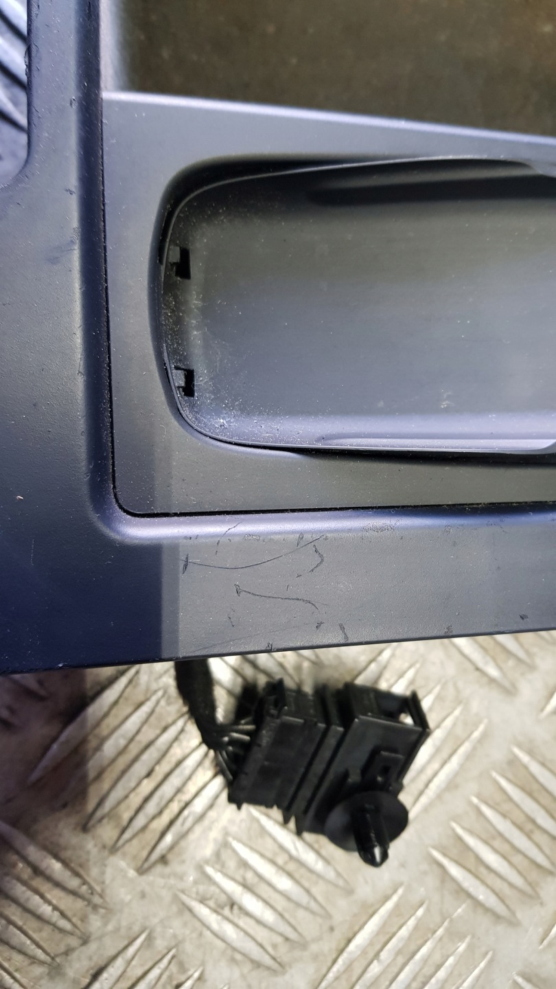 AUDI A8 D3 Grundlage TELEFONU Halter 4E0863075
