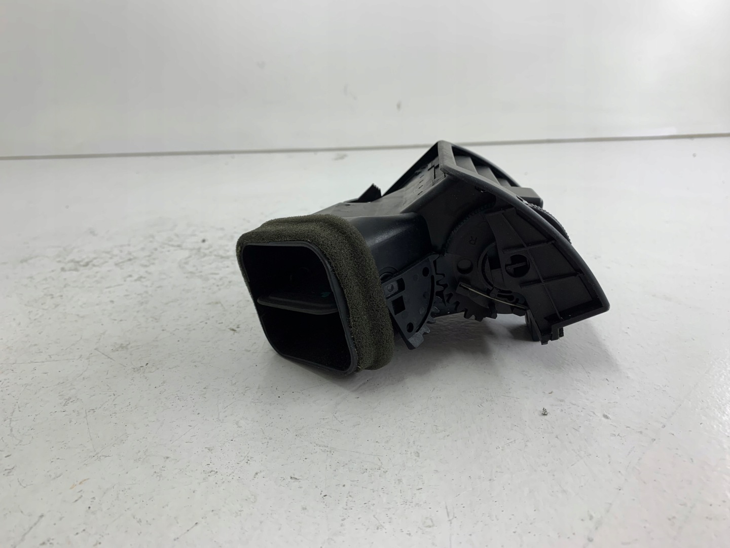 BMW E46 grid air conditioning devices right 8361898
