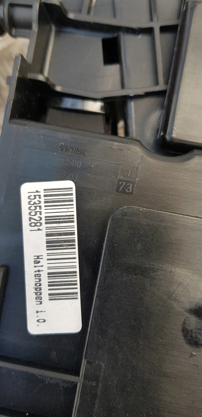 BMW E46 320d 2.0d Module fusibles 8364540