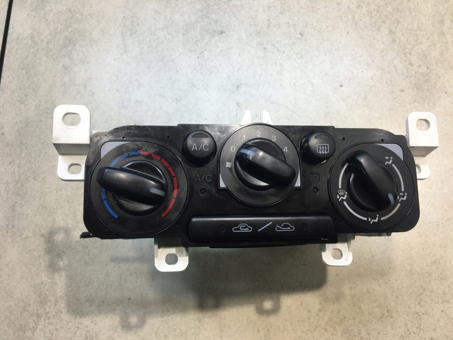 PANEL klími klimatizaci MAZDA 323F BJ FL