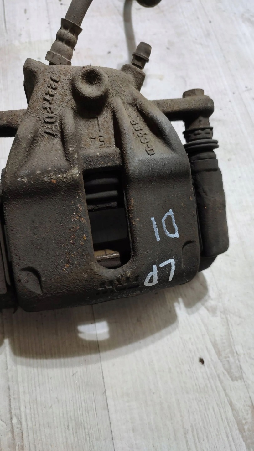 Dacia Duster and 16r 1.6b front side left caliper