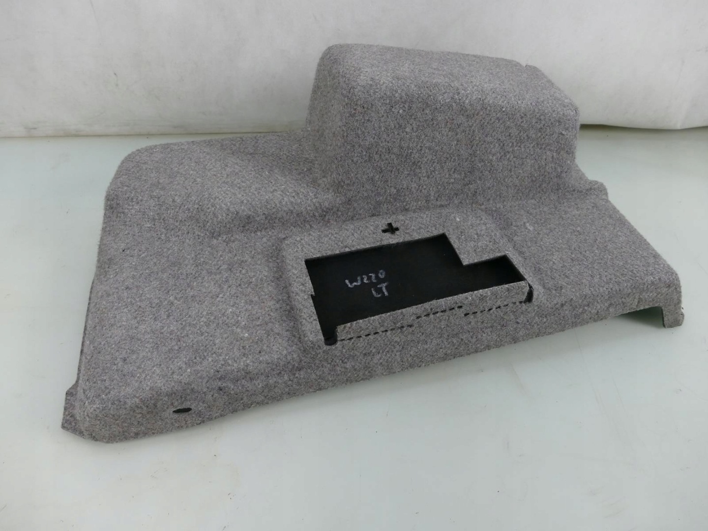 MERCEDES S W220 LIFT boot upholstery left rear part