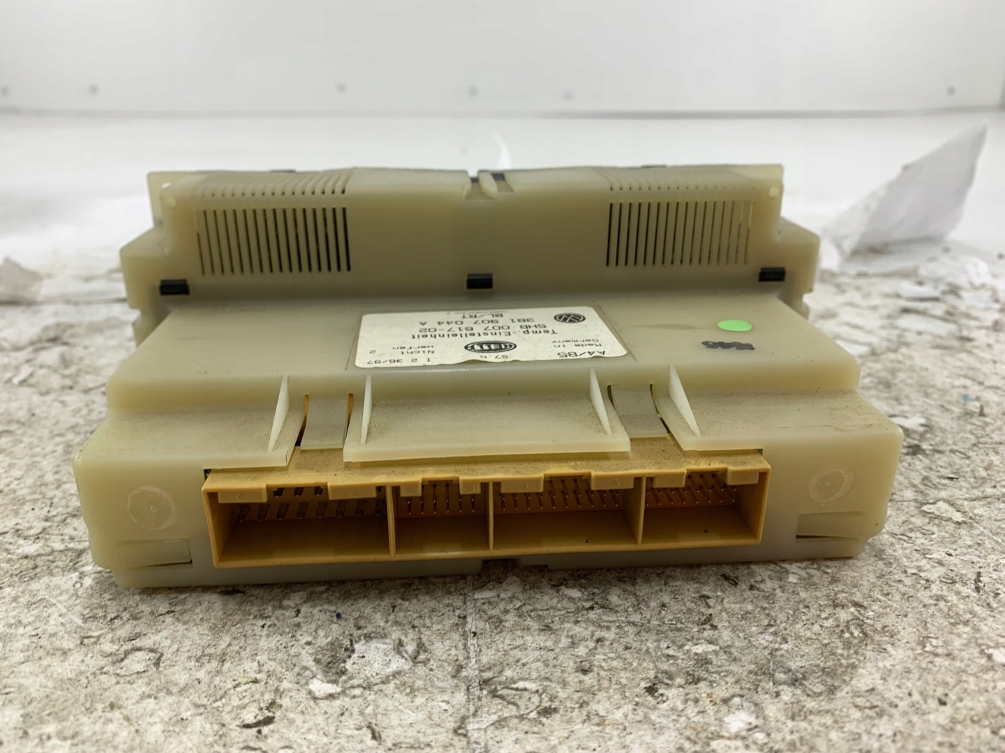 VW PASSAT B5 VW GOLF IV air conditioning control panel air conditioning devices 3B1907044A
