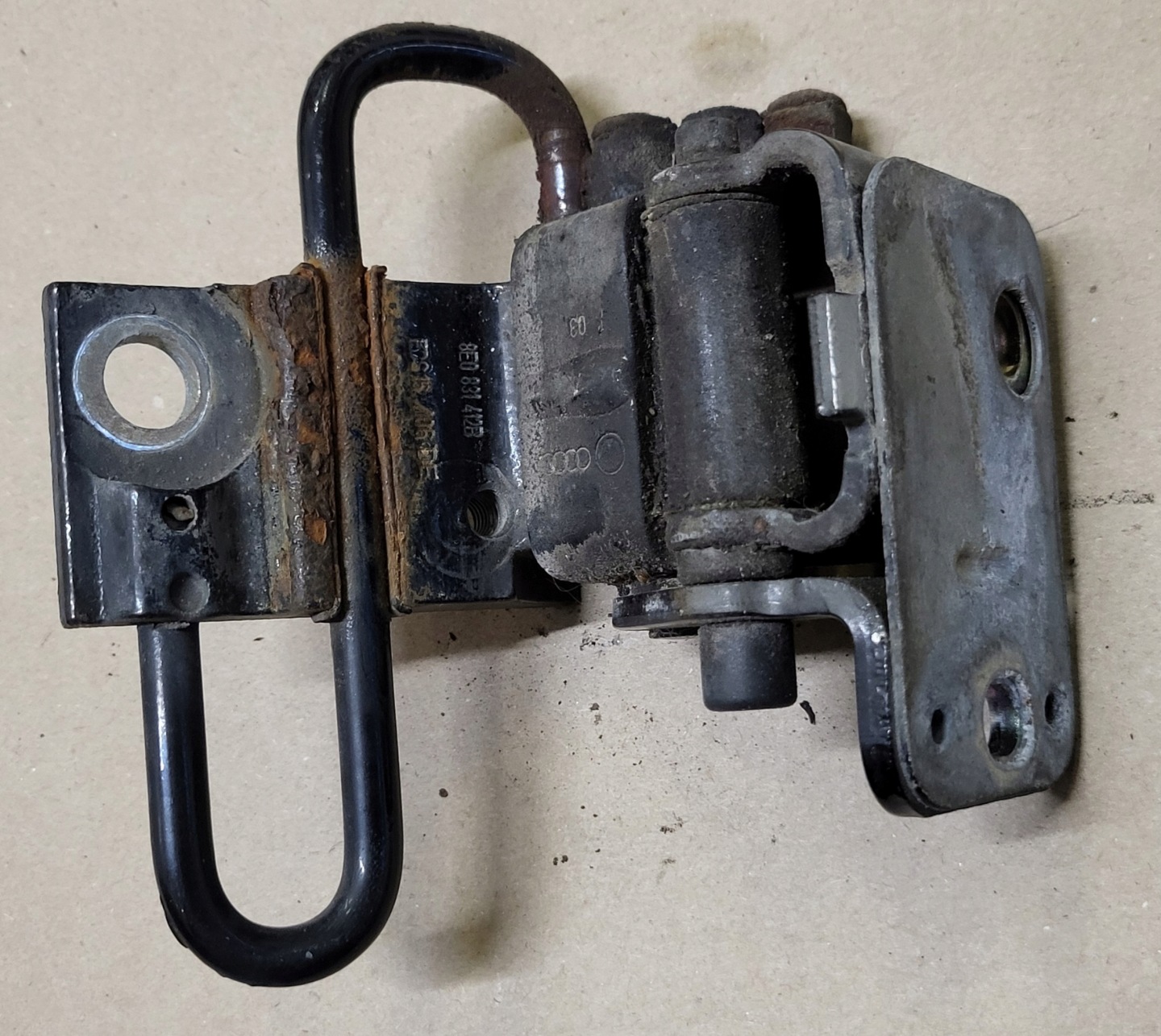 hinge door right front lower AUDI A4 B6 B7 8E A6 C6 black OE