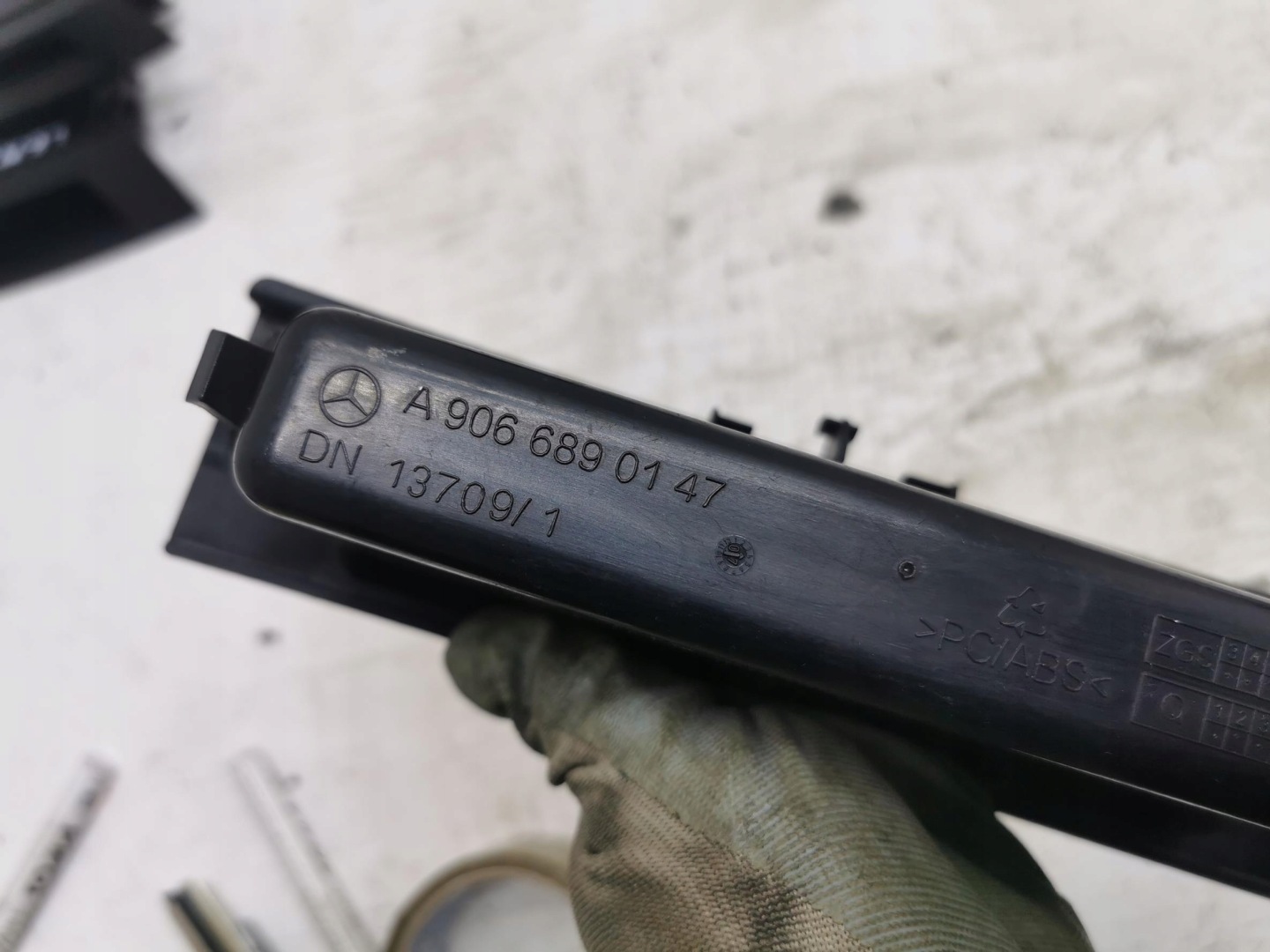 Handschuhfach Abdeckung, Hutablage MERCEDES SPRINTER W906 A9066890147