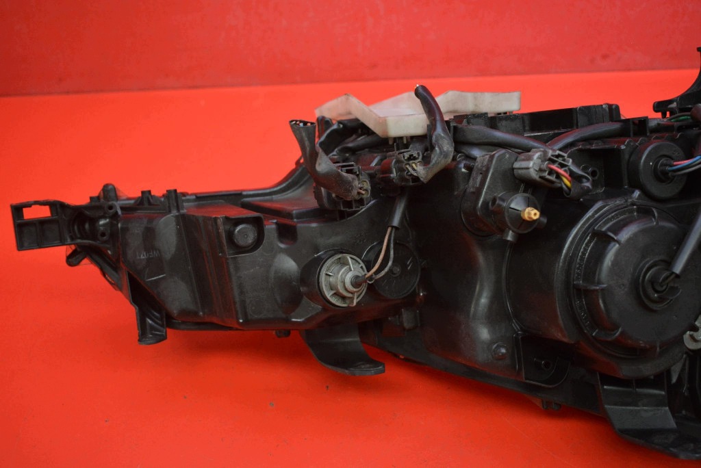 REFLEKTOR left light front XENON EU P7142L CITROEN C-CROSSER 07-13