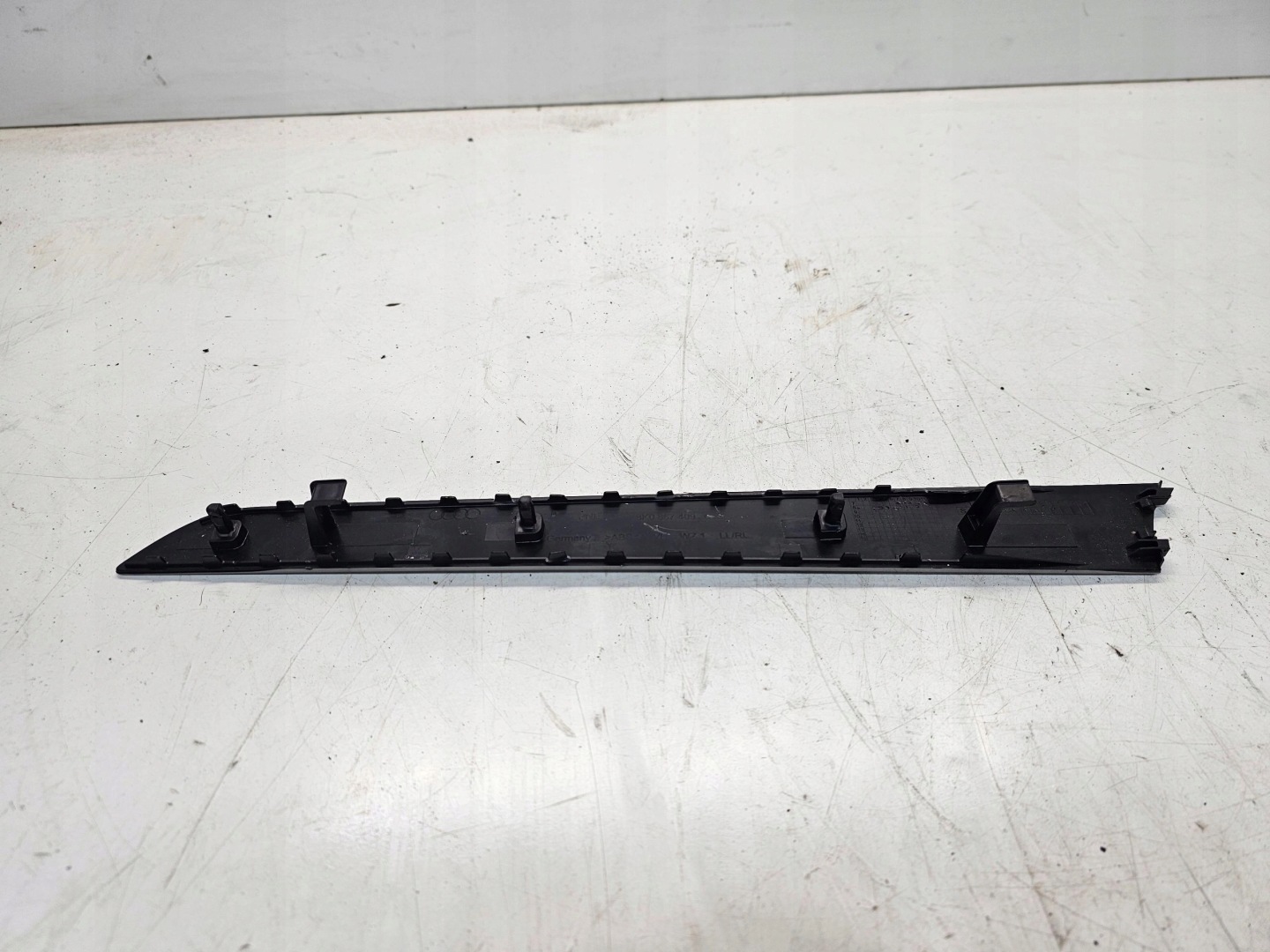DEKOR door left front AUDI A4 B8 8K0867409 grey