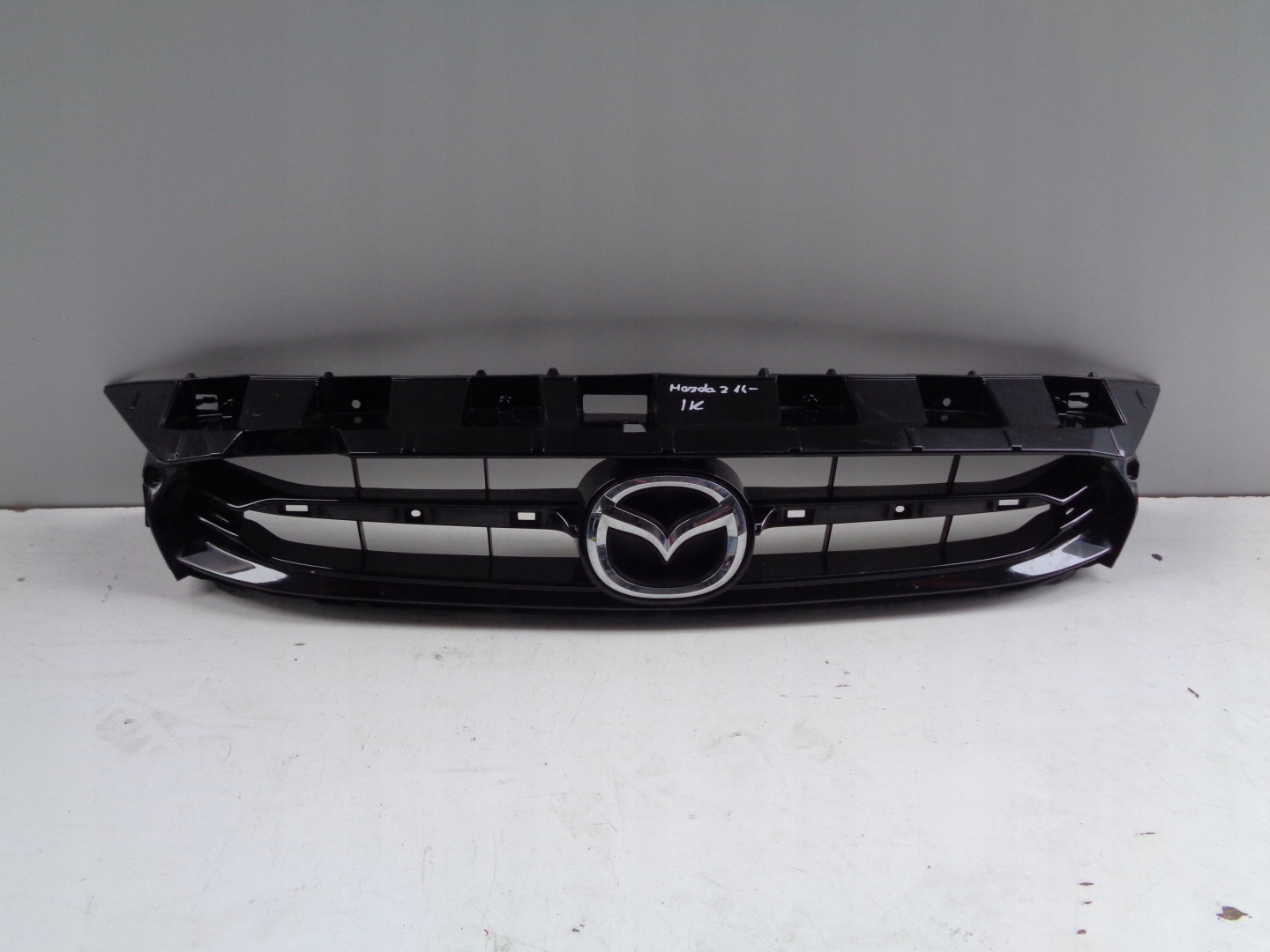 Grill Kühlergrill MAZDA 2 14