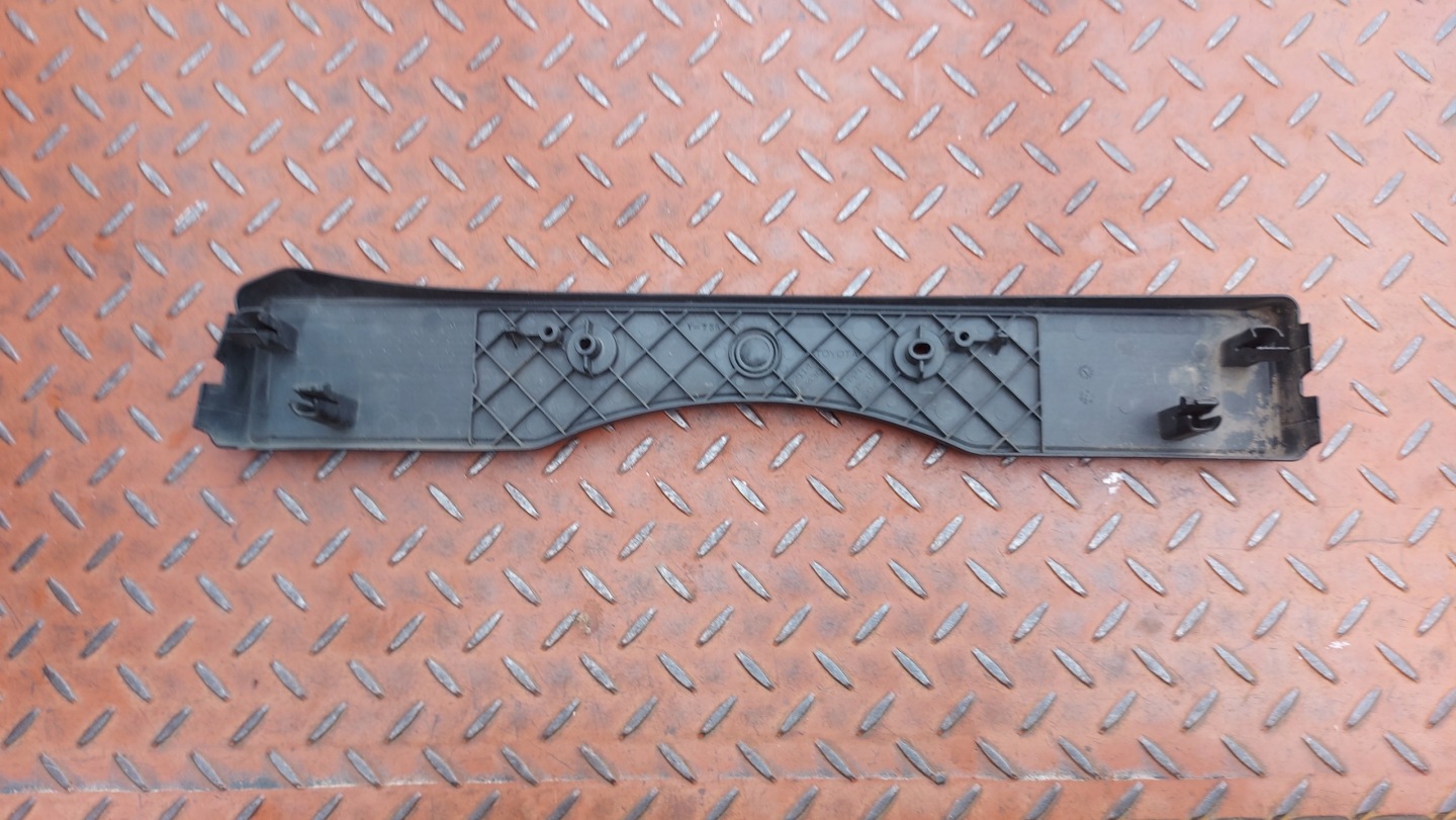 PODSTAWKA frame signs TOYOTA CAMRY VIII 17