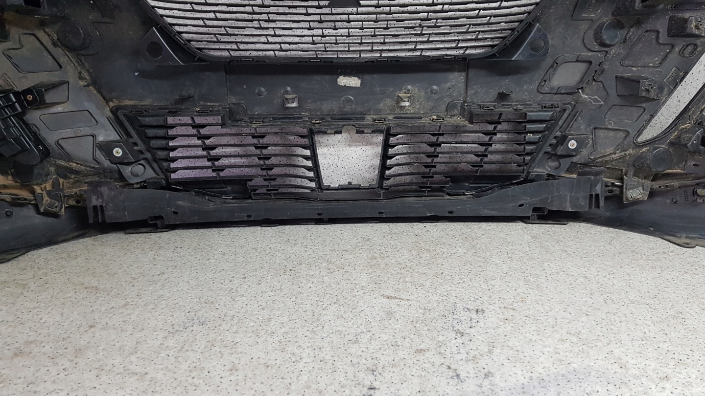PEUGEOT 2008 II 2 2019 - bumper front 2695