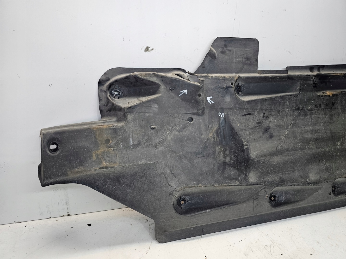 BLENDE ABDECKUNG ABDECKUNG UNTERFAHRSCHUTZ RECHTS AUDI A1 VW 6R0825202