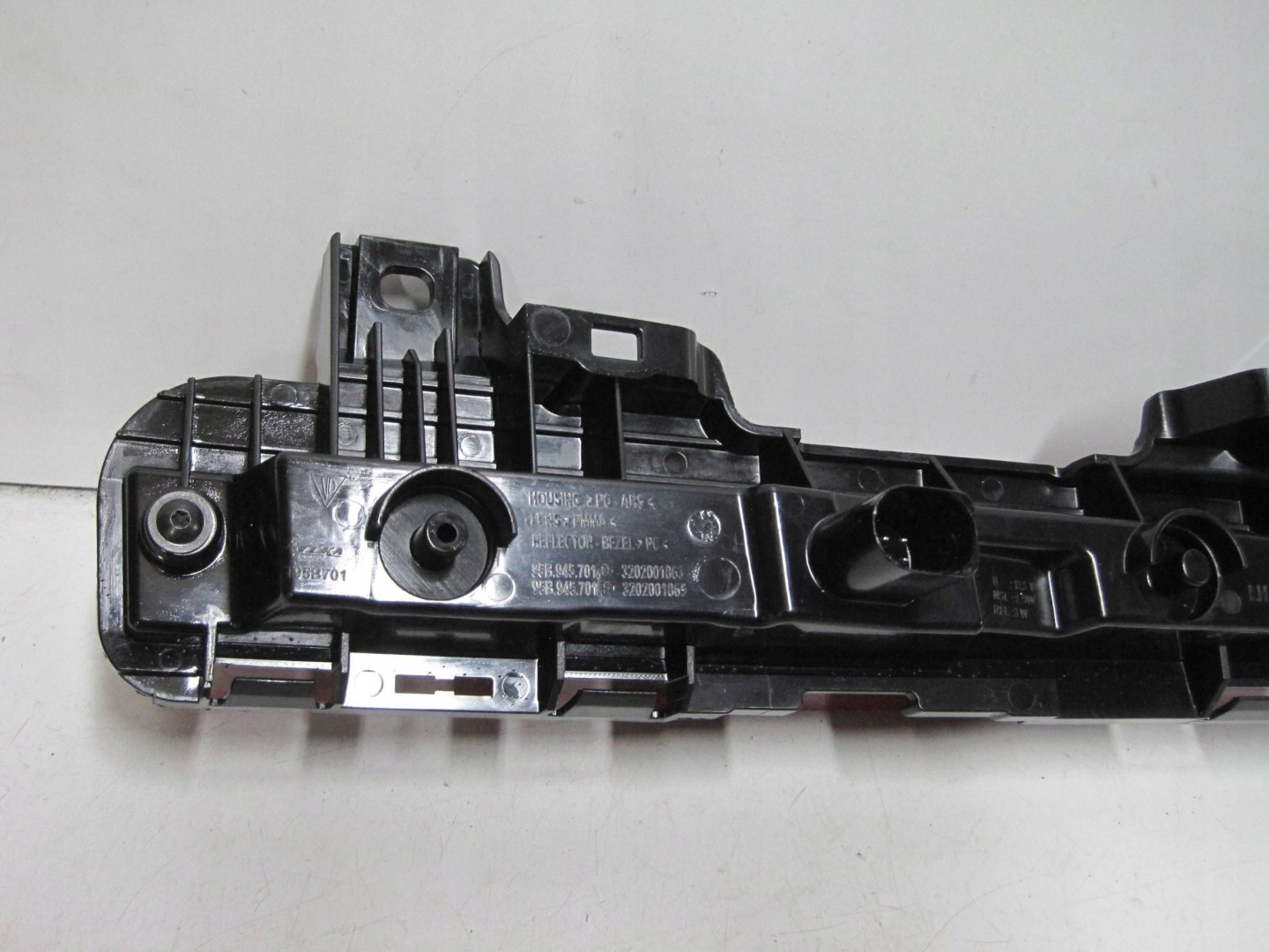 light rear rear part left PORSCHE MACAN 95C 95B945701D