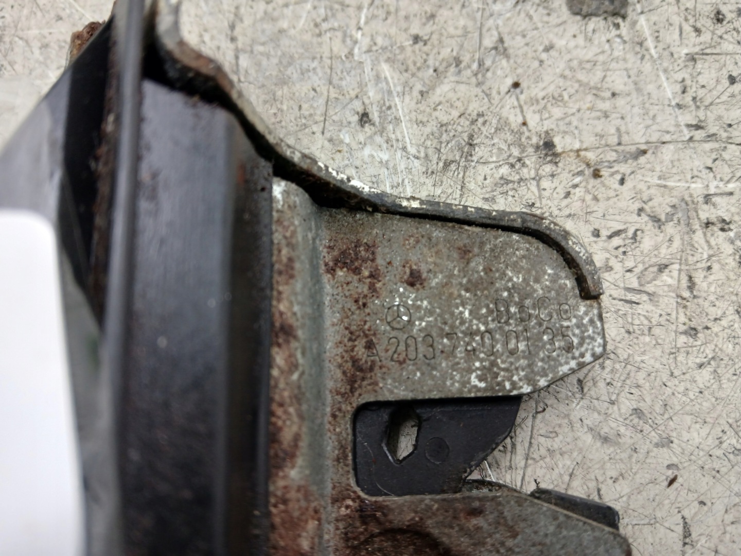 MERCEDES W203 KOMBI lock bonnet boot