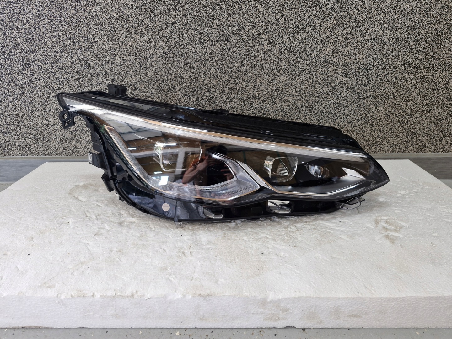light right VW Golf VIII FULL LED IQ Light