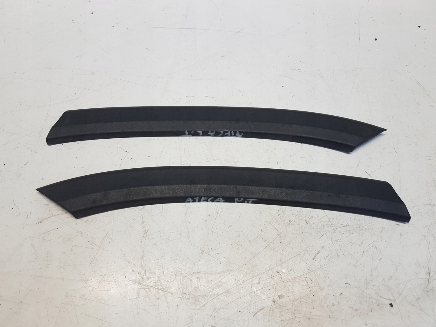 SEAT ATECA lista fedél sárvédöt bal far