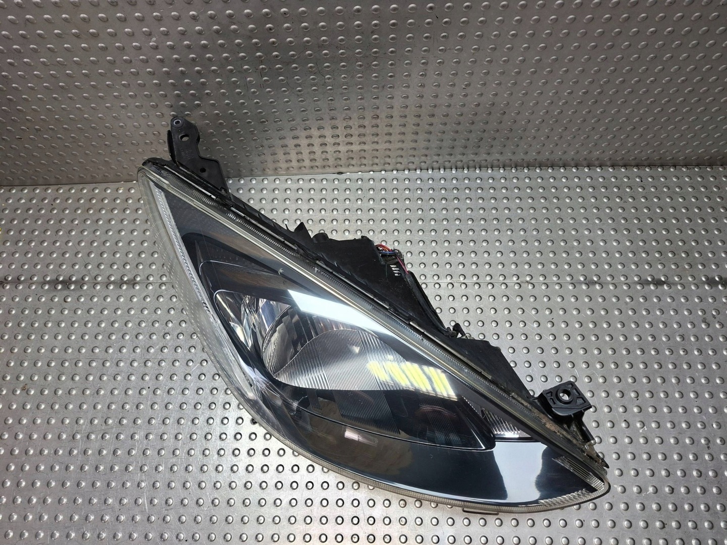 light right front REFLEKTOR MAZDA 2 07-14 EUROPA DE