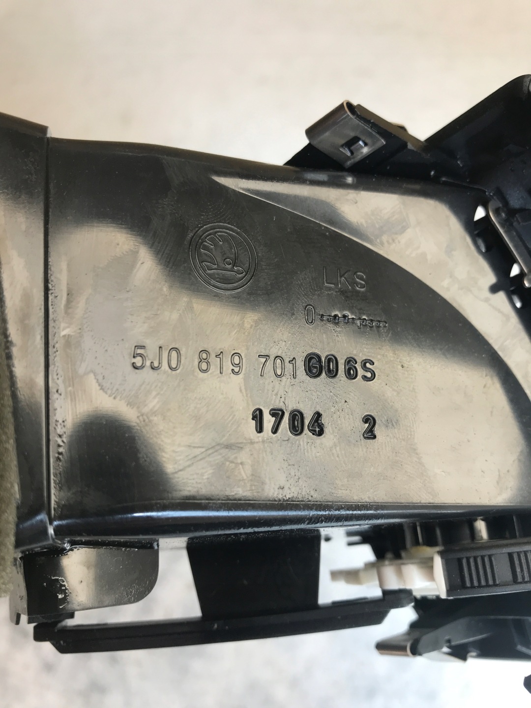 grid air conditioning devices left SKODA ROOMSTER 5J0819701