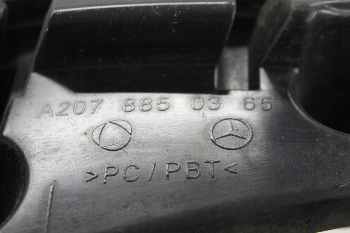 support left rear part A2078850365 MERCEDES W207 09-17