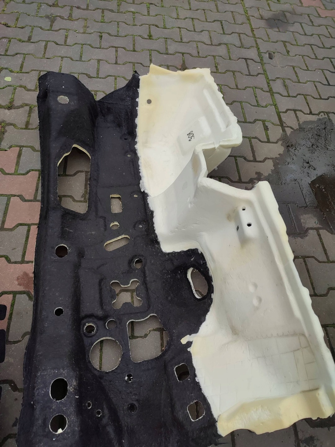 Peugeot 308 2019 Wygluszanie below dashboard instrument panel