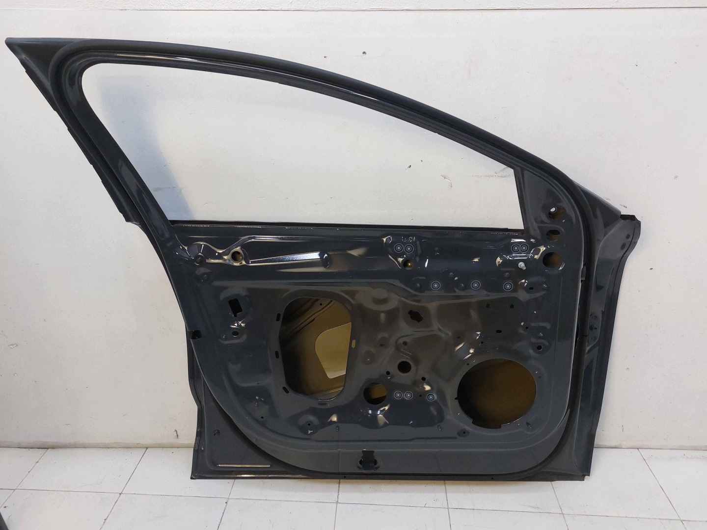 AUDI A6 C9 4L 4P 25r> tür vorne vorne links