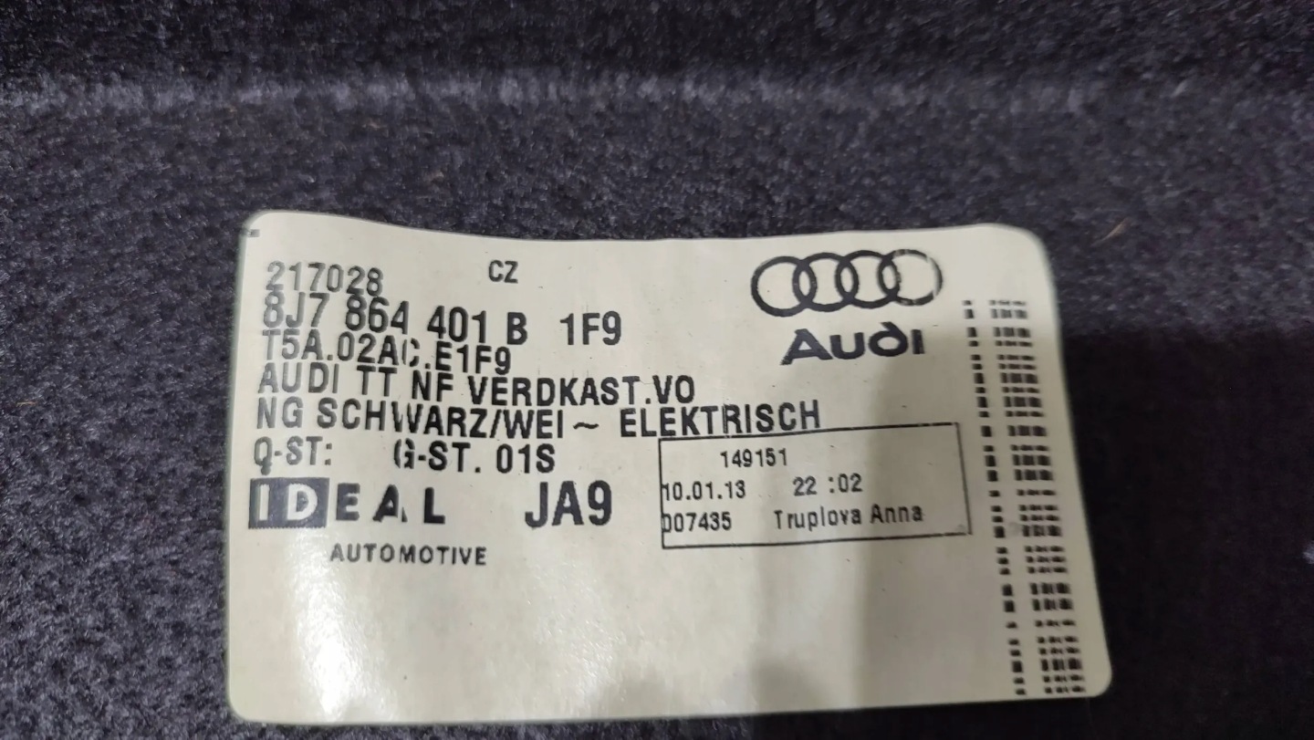 Audi TT 8J 13r 2.0tdi side boot