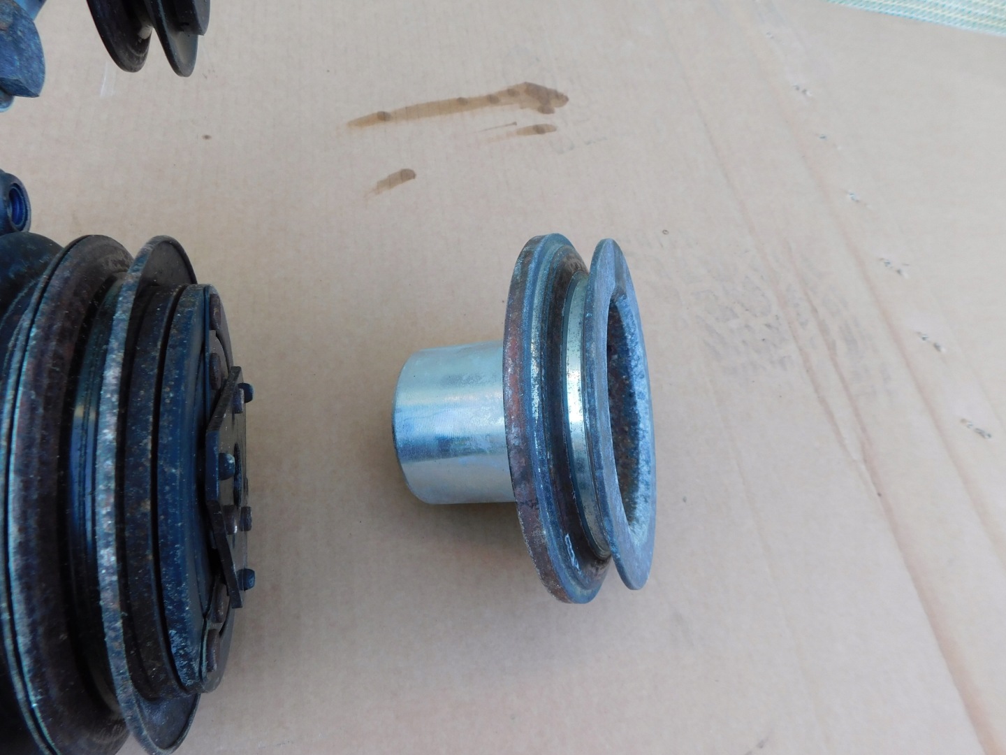 holder + kolko compressor agregatu Thermo King VW Crafter 2.0 tdi 16XD-2002