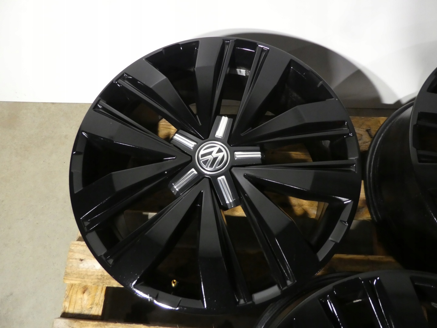 4X discs disc VW AMAROK 2H6601025F 5X120 20CALI