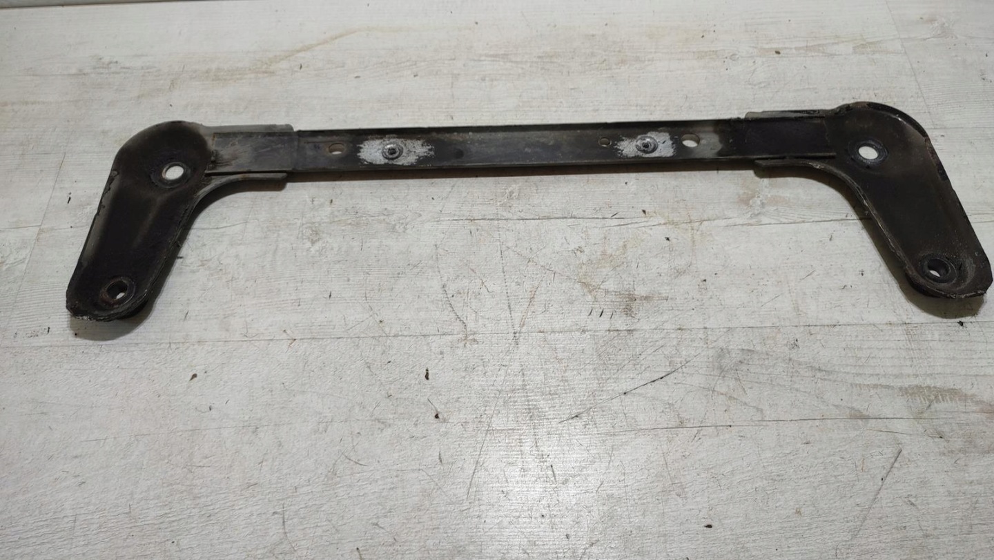 sider console below radiator Renault Captur