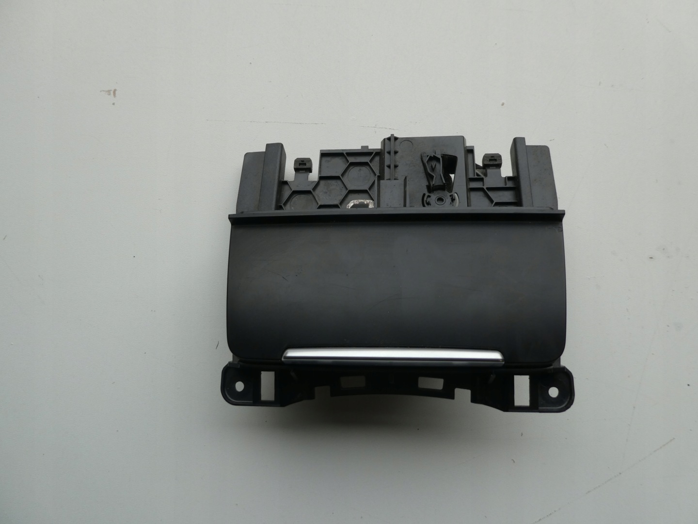 AUDI A4 B8 ashtray passenger compartment 8K0857951