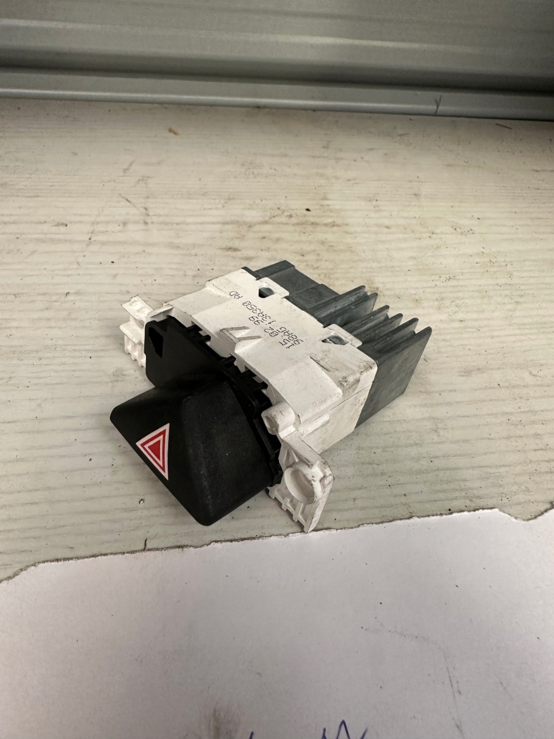 Schalter Leuchten des warnblickschalters Ford OE 98AG13A350AD