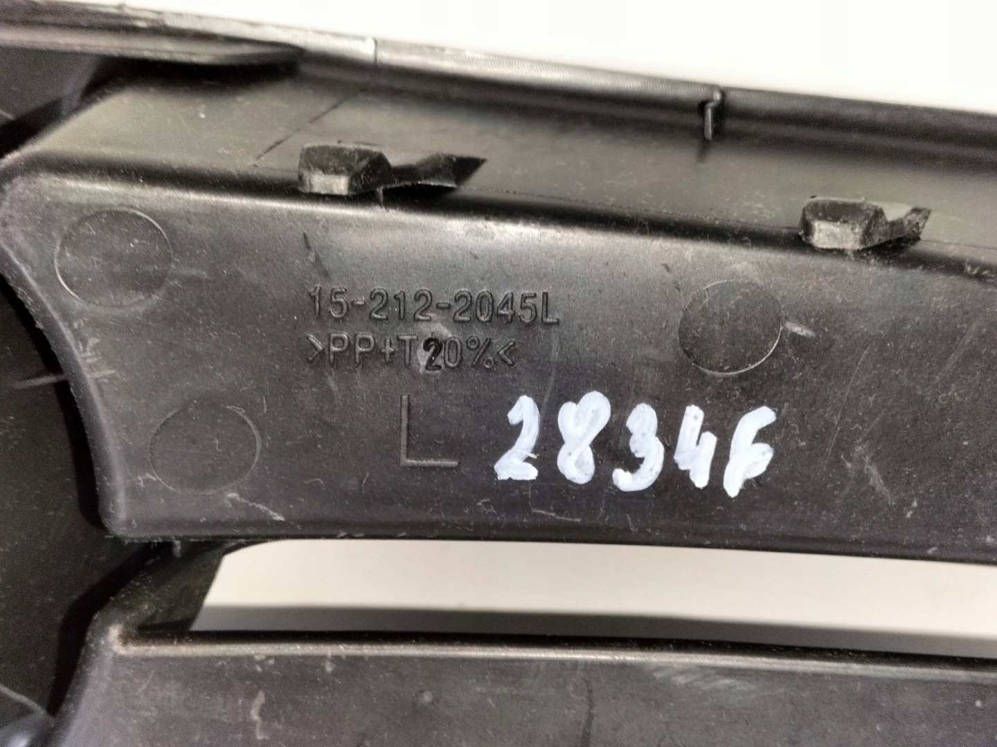 maska mřížka nárazníku levá TOYOTA COROLLA E12 04