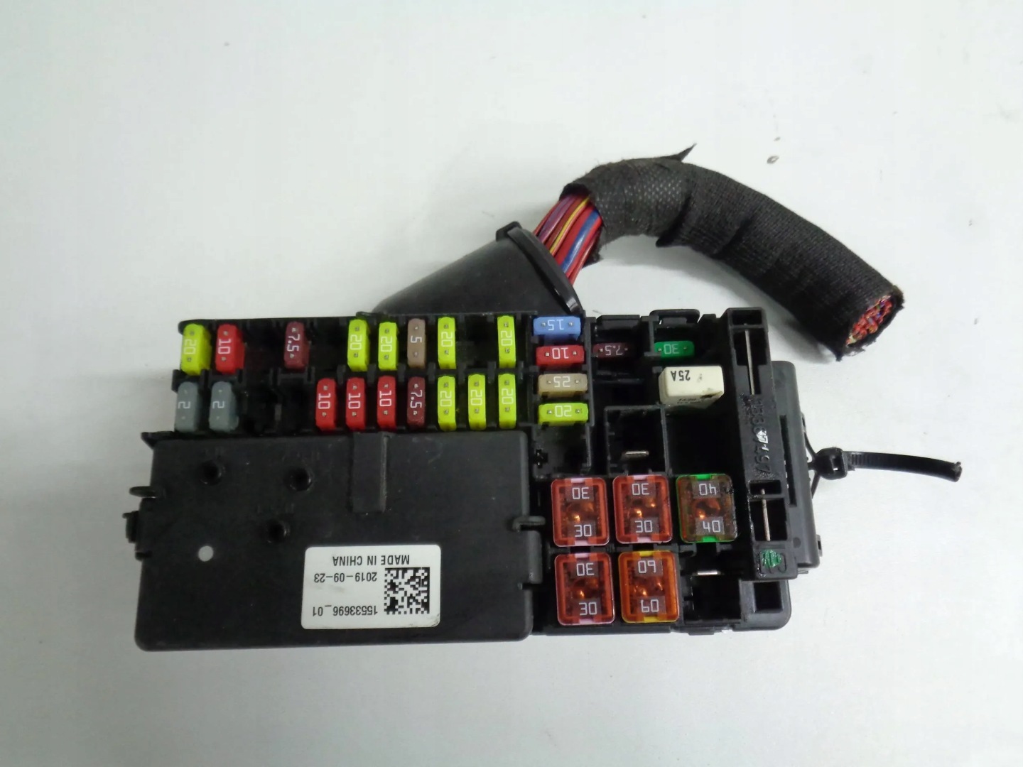 OPEL ASTRA K V 15-21 MODULE FUSIBLES 15533696