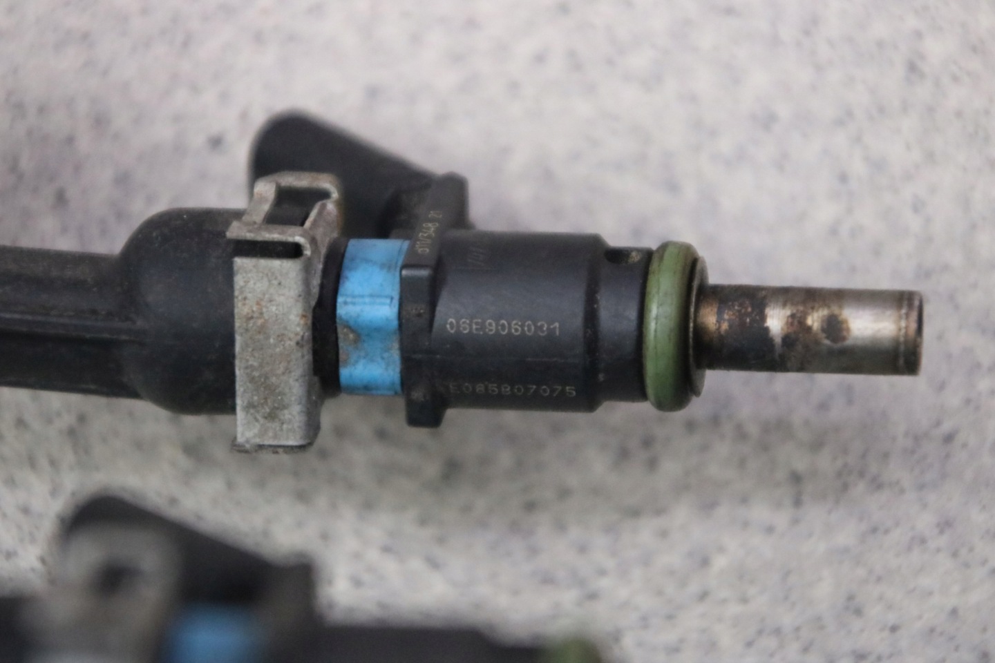 AUDI A8 D4 3,0 TFSI Rampe injection Injecteurs 06E133682C