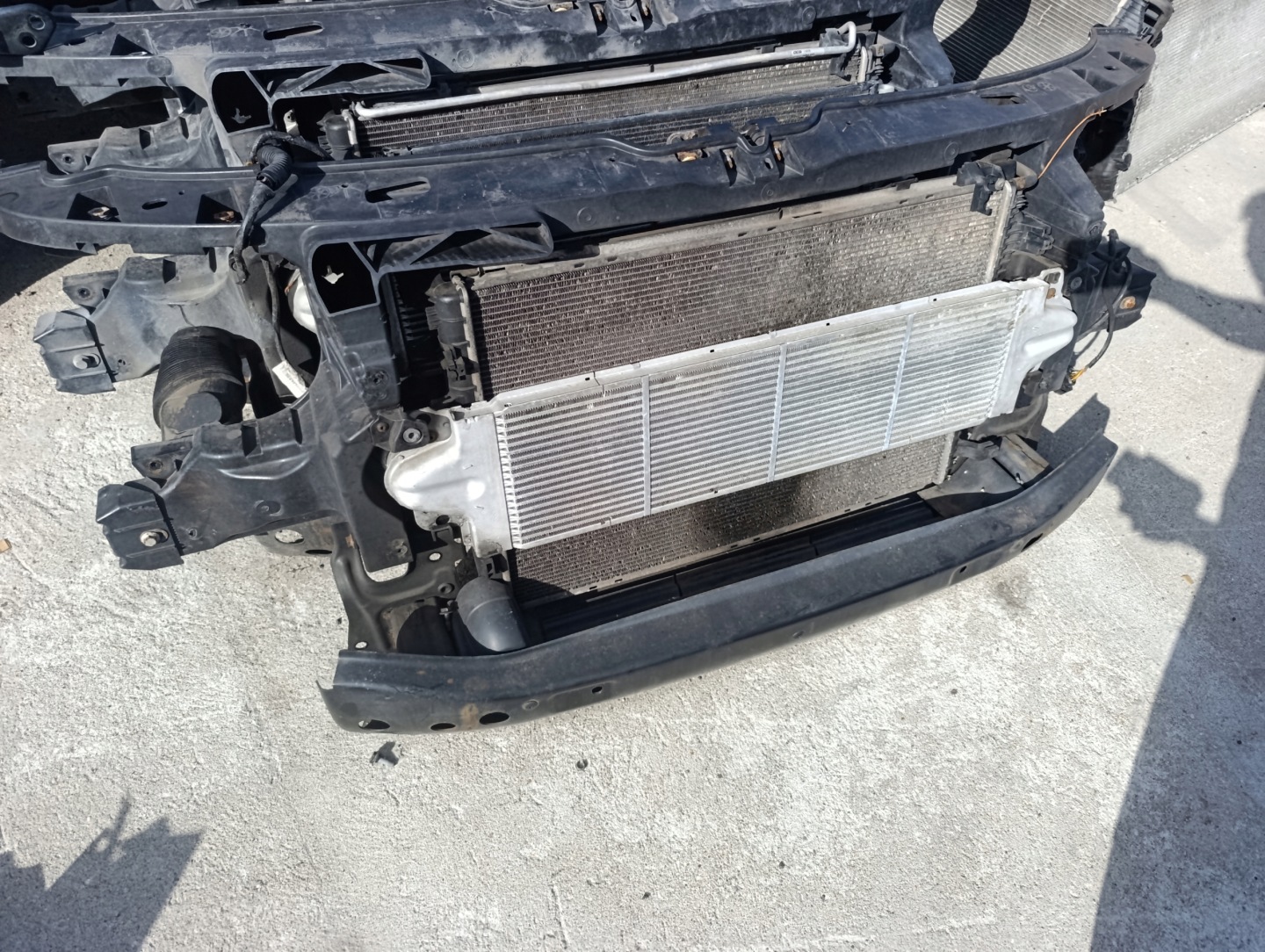 VW T5 LIFT 2.0 TDI support panel for radiators